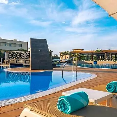 Ξενοδοχείο Iberostar Waves Gaviotas Park 4*